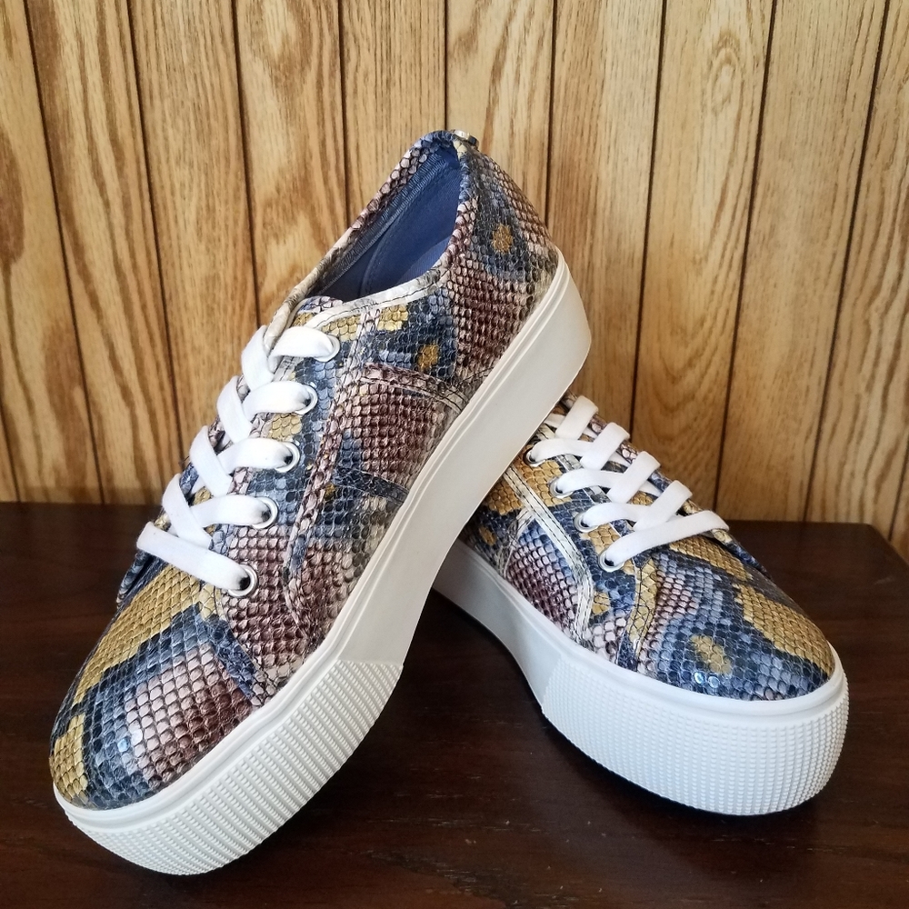 Women's shoes